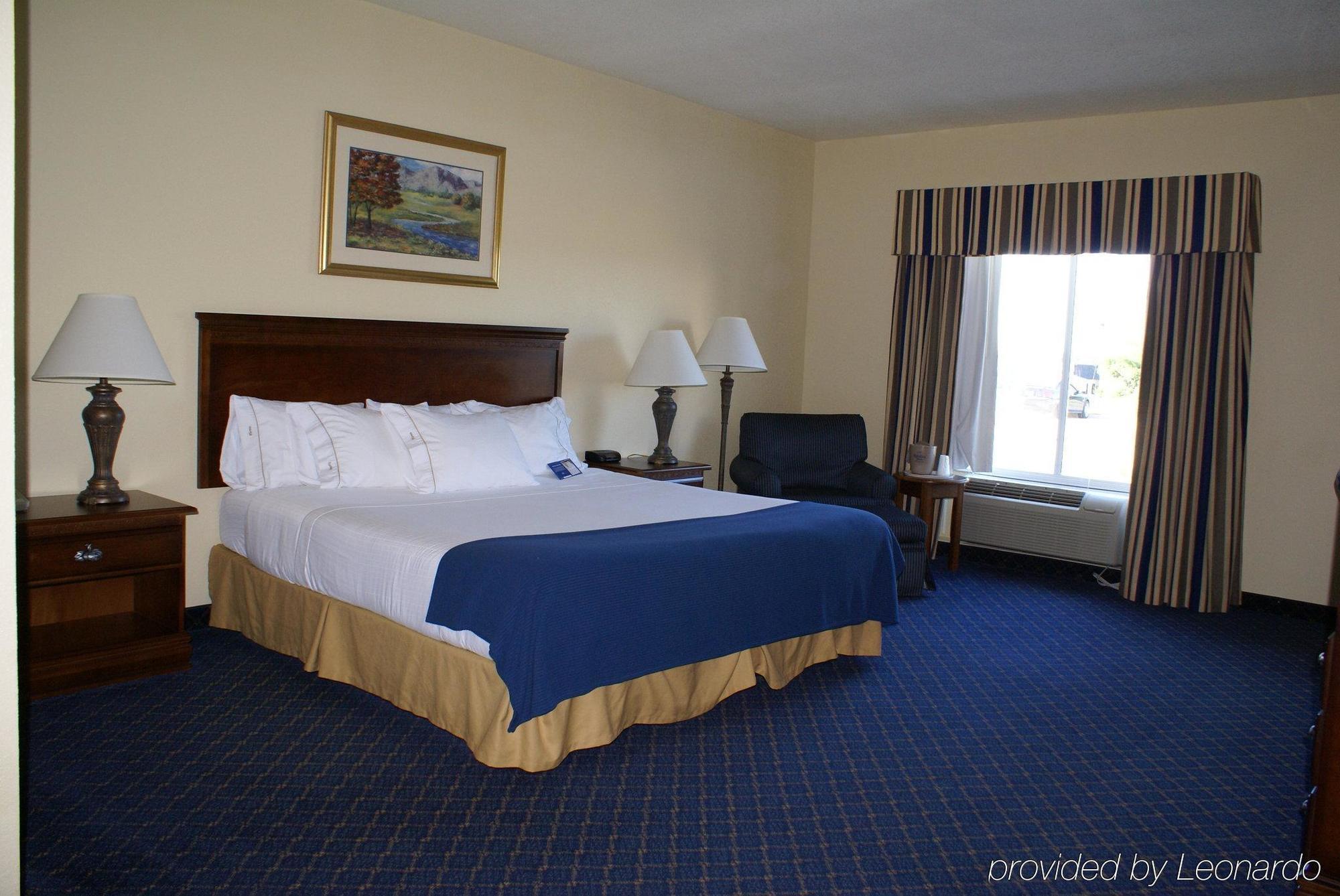 Holiday Inn Express Hotels & Suites Mountain Home By Ihg Номер фото