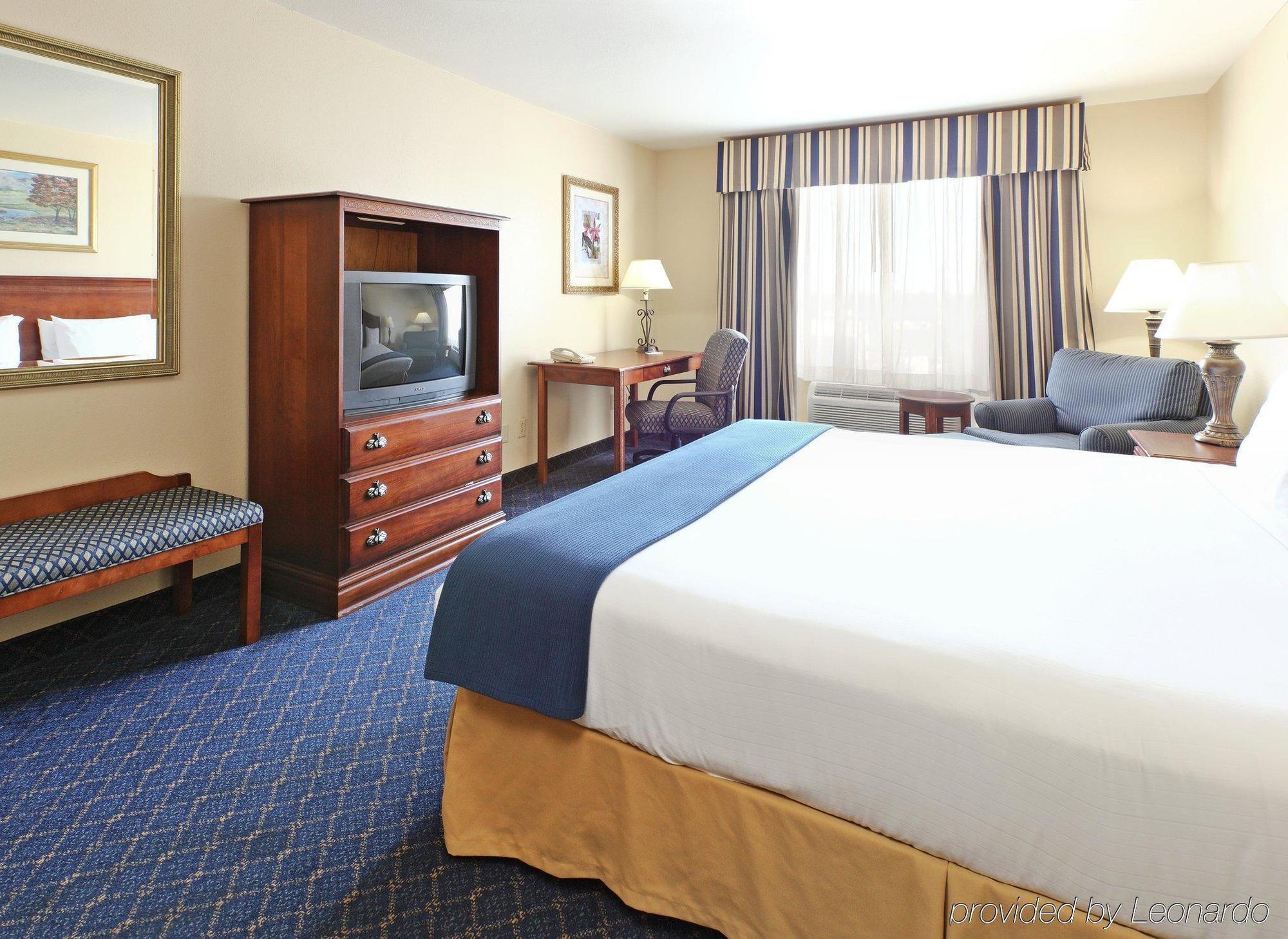 Holiday Inn Express Hotels & Suites Mountain Home By Ihg Номер фото