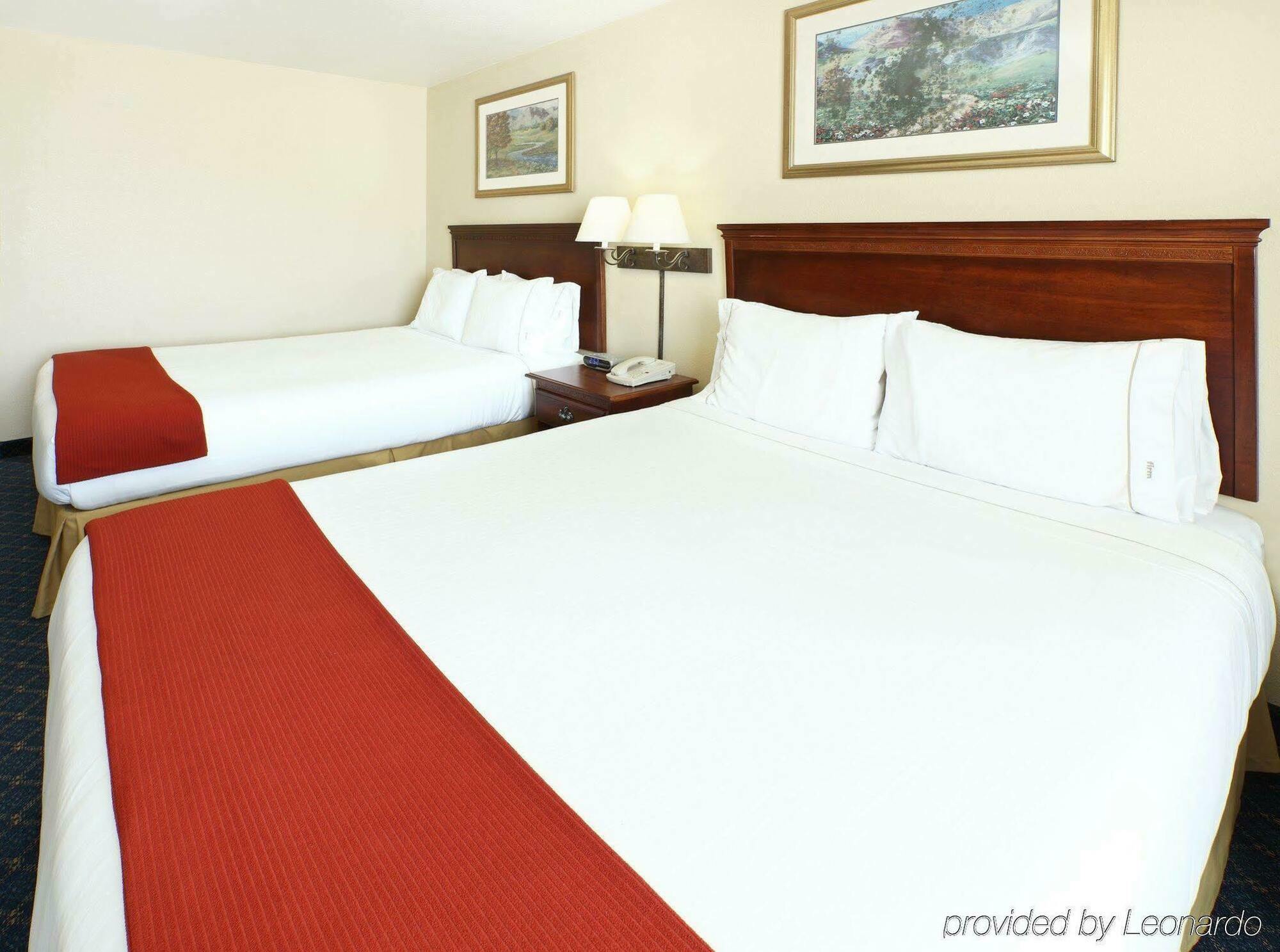 Holiday Inn Express Hotels & Suites Mountain Home By Ihg Номер фото
